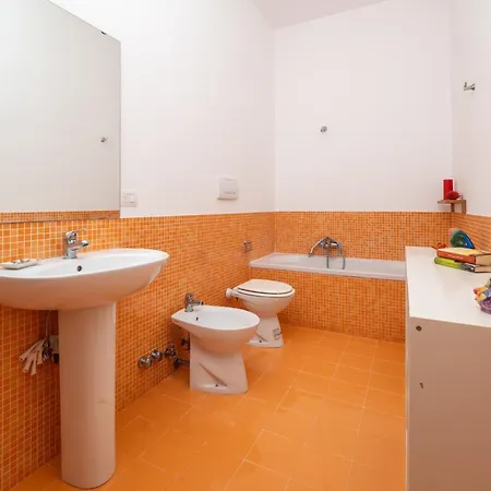 La Mela - De Vivo Realty Meta