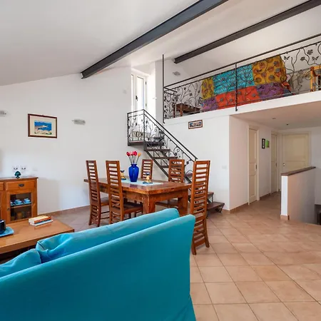 La Mela - De Vivo Realty Apartmán *